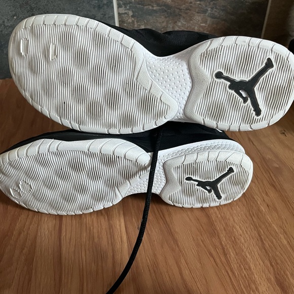 Jordan’s athletic shoes - Picture 3 of 5